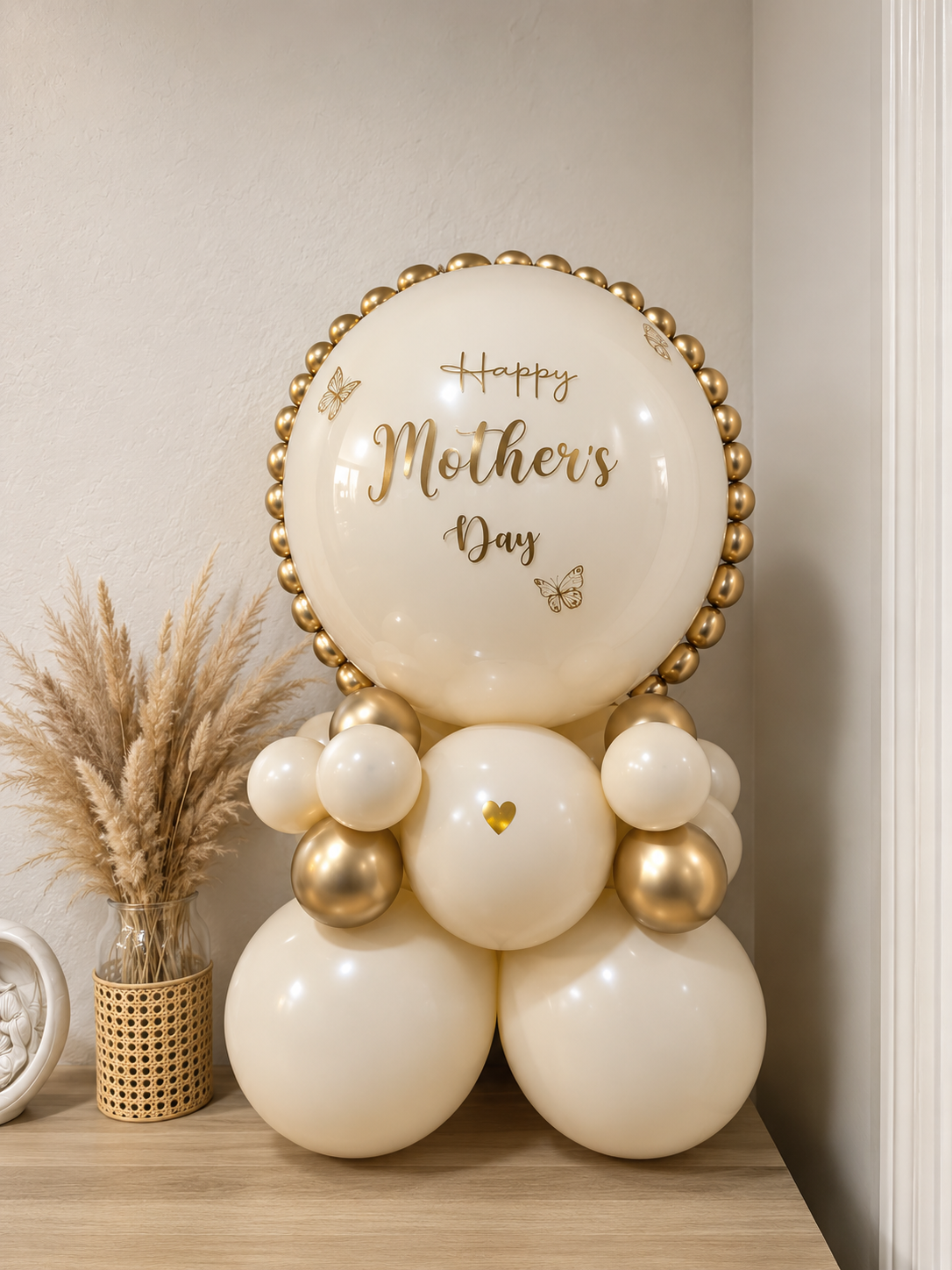Mother's Day custom balloon detail